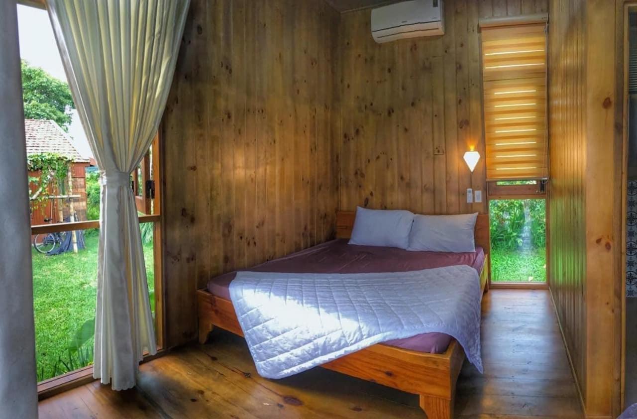 Dugiang Homestay Буонметхуот Екстер'єр фото