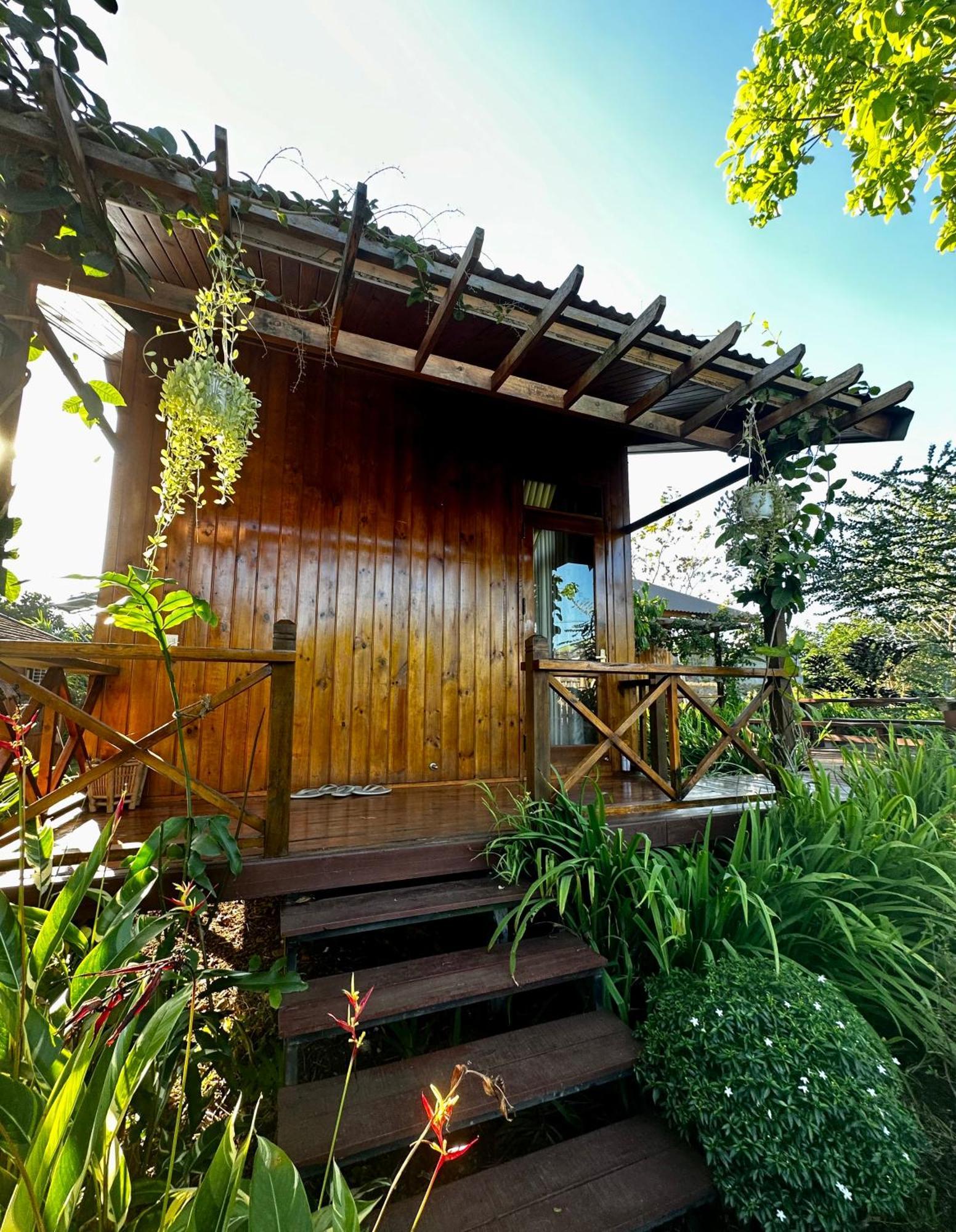 Dugiang Homestay Буонметхуот Екстер'єр фото